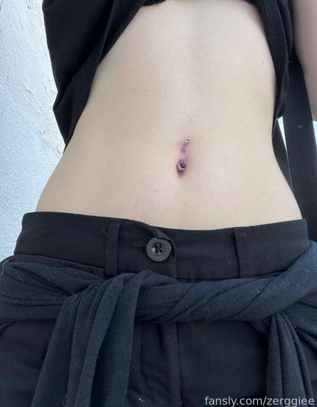 zerggiee model sexy pics