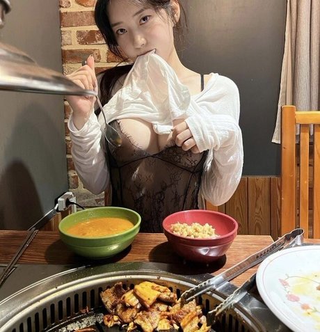 Zenny nude model pictures