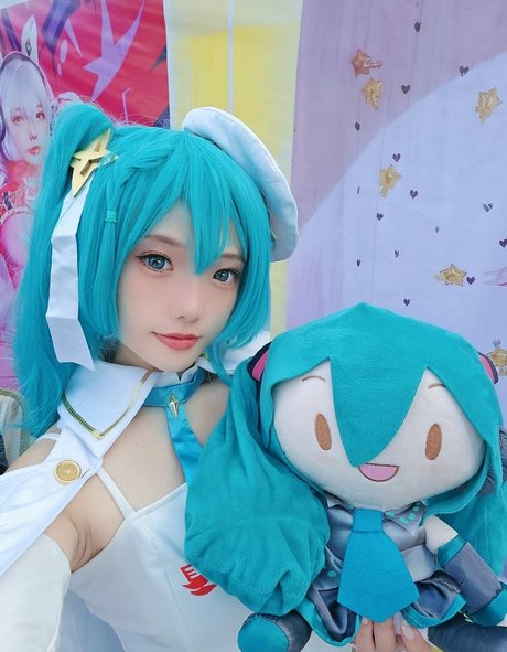 Messie Huang model exclusive img