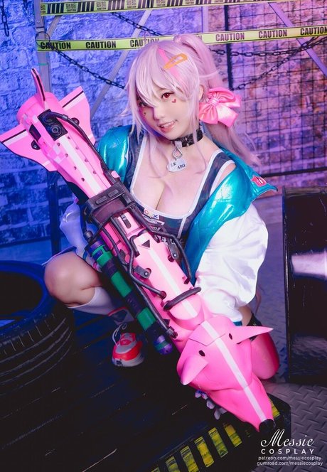 Messie Huang nice model pics