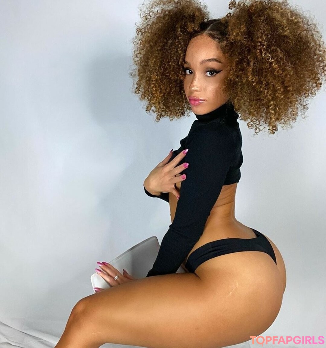 Anabella Carrasco free pornstar galleries