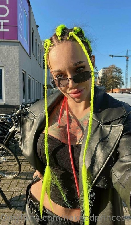 nakeedprincesss model adult img