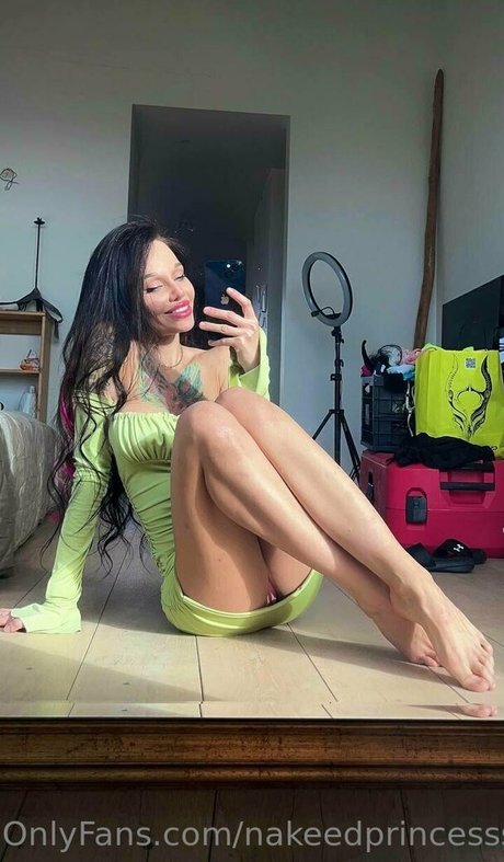 nakeedprincesss model high quality pics