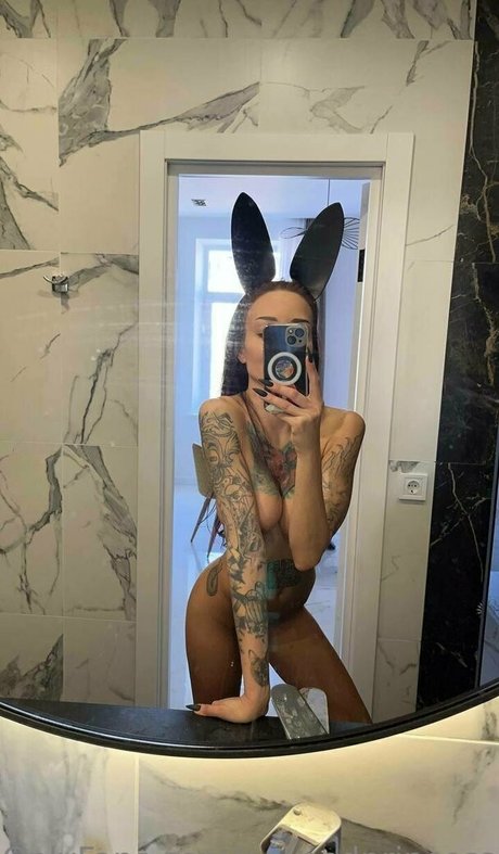 nakeedprincesss star high quality photos