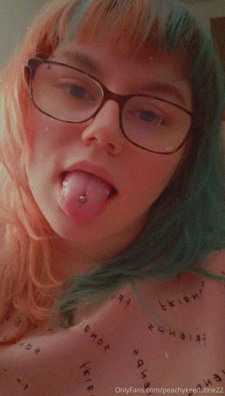 peachykeenstine22 free actress photos