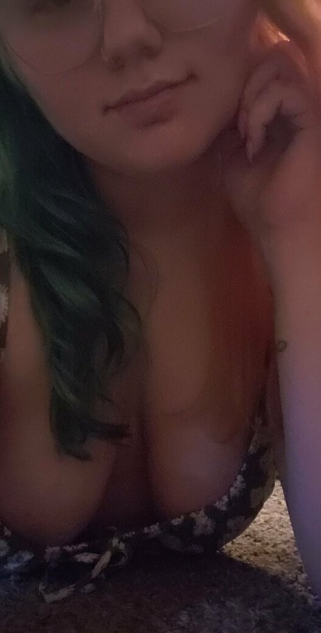 peachykeenstine22 pretty actress image