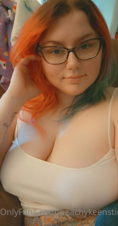 peachykeenstine22 porn model pics