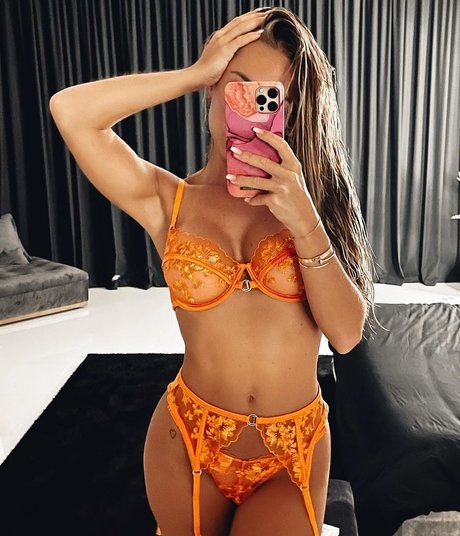 Maddy Burciaga star beautiful img