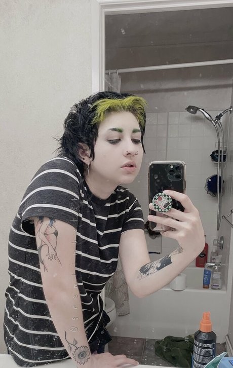 Gremlinbxtch model beautiful gallery