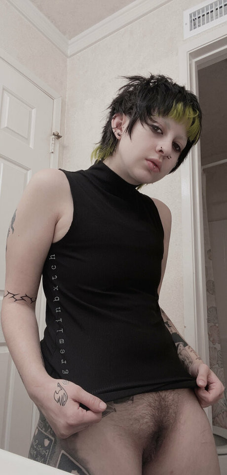 Gremlinbxtch star erotic images