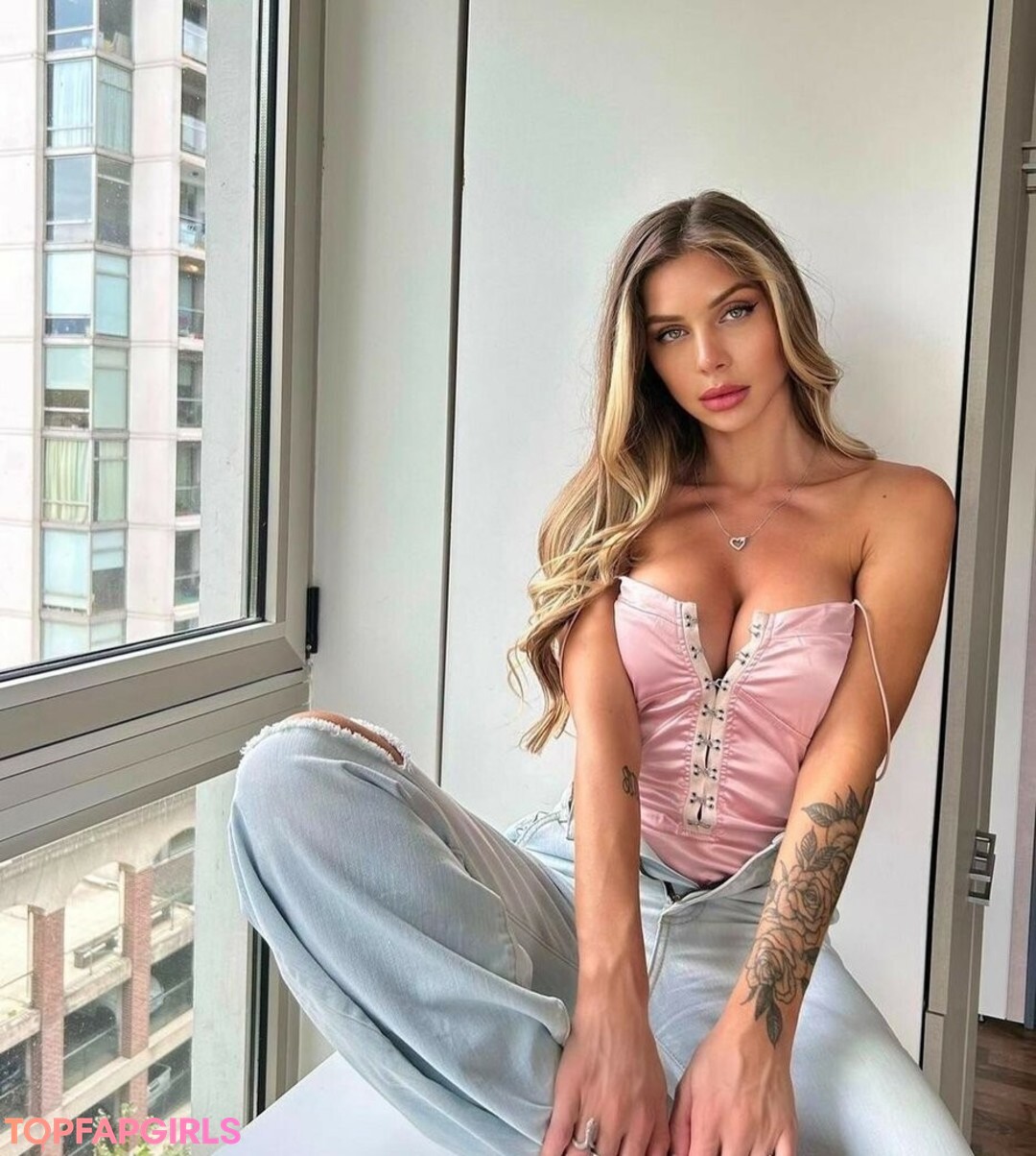Romina Malaspina hd model pic