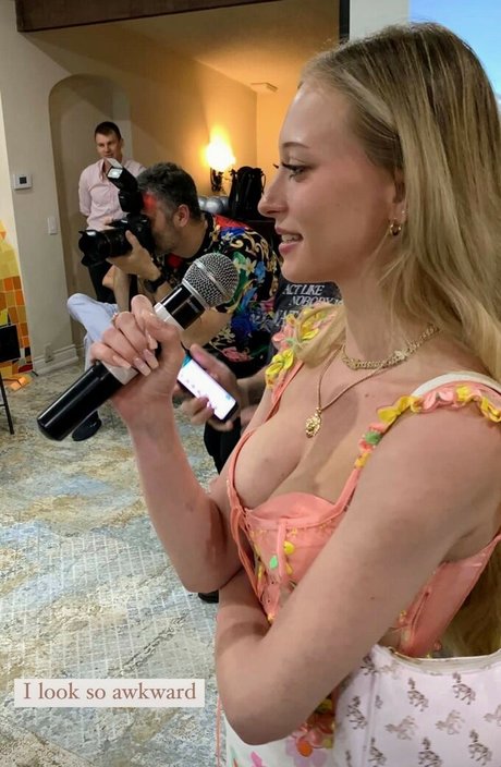 Sophia Diamond naked actress pictures