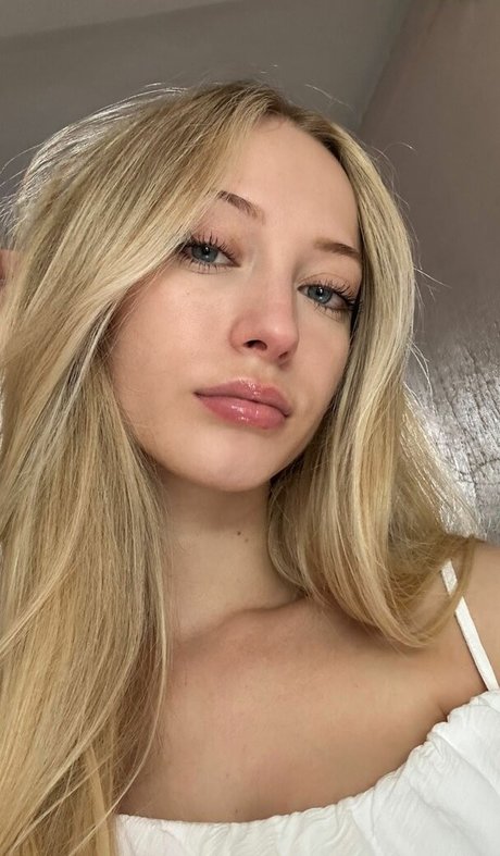 Sophia Diamond beautiful model picture