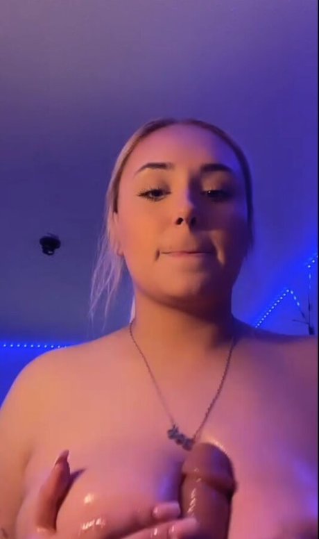 latina maid onlyfans hot sexy images