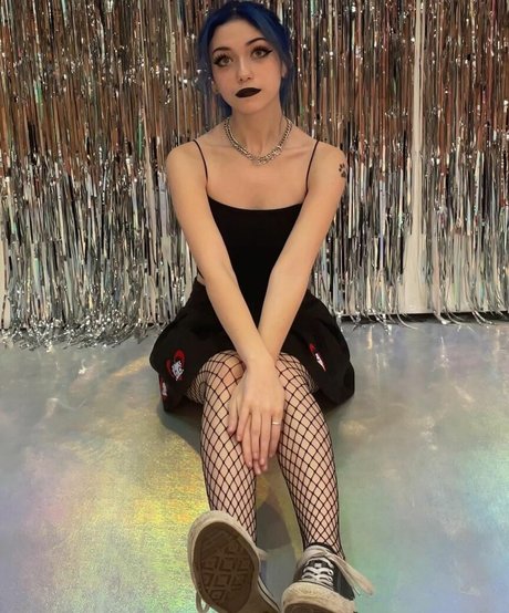 Iluvmeww beautiful pornstar galleries