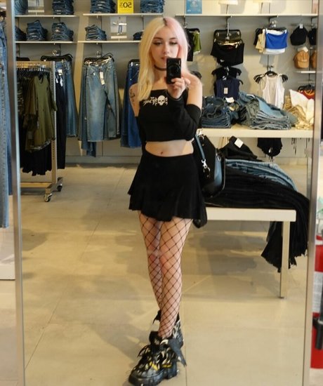 Iluvmeww free actress gallery