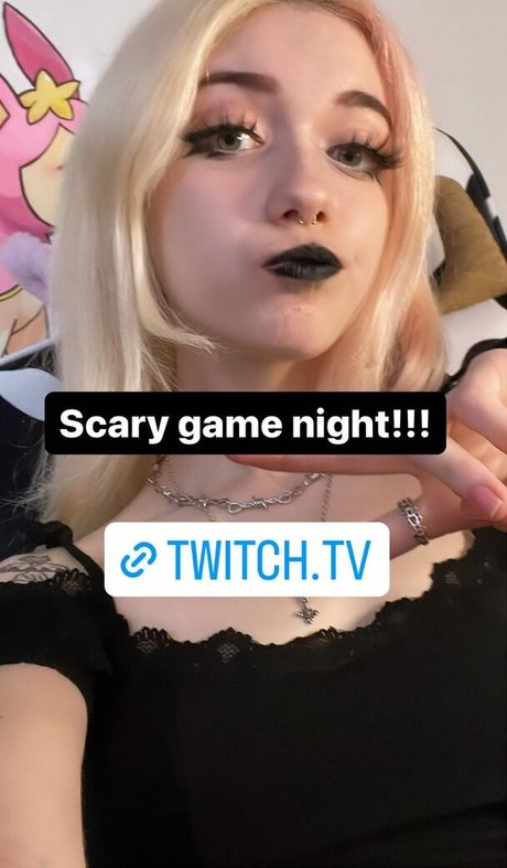 Iluvmeww erotic model archive