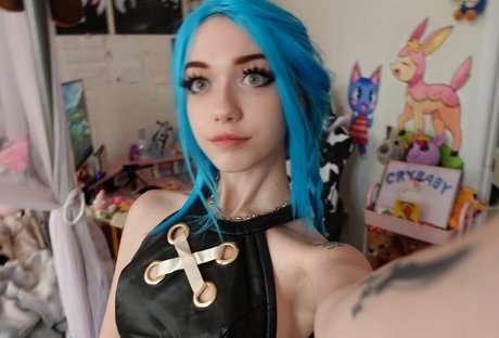 Iluvmeww model nude images