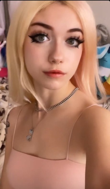 Iluvmeww sexy pornstar photos