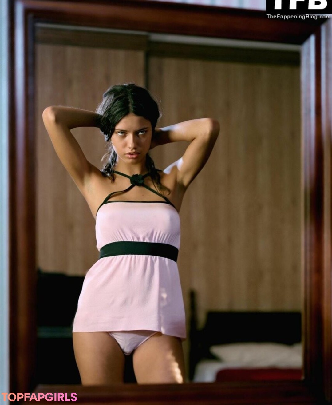 Adriana Lima star naked img