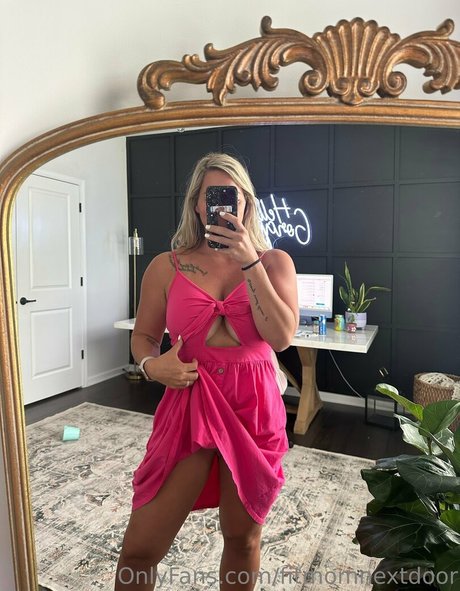 fitmomnextdoor star nude img