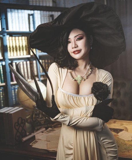 Katy Kat Cosplay star top img