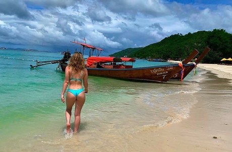 Willow Shields pornstar nice galleries