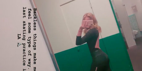 Willow Shields model art archive