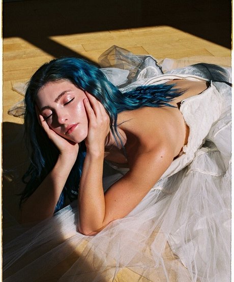 sisters onlyfans nice photo