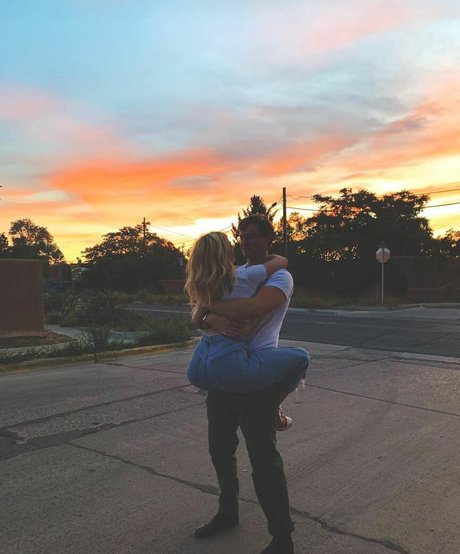 Willow Shields model beautiful images