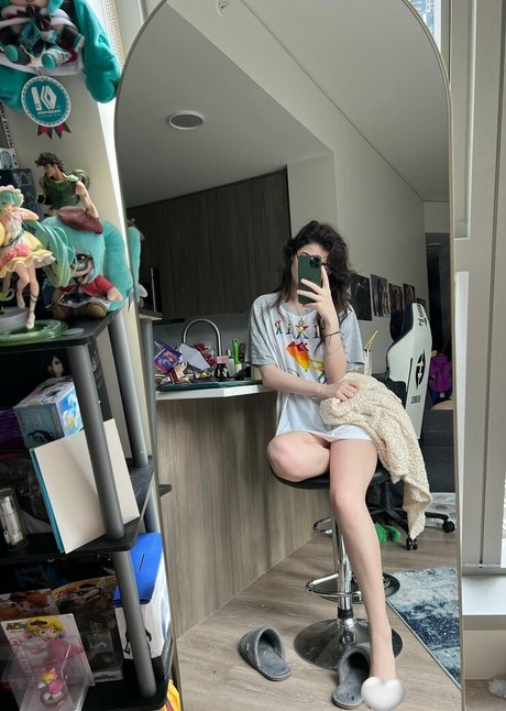 Aruuu high quality actress pictures