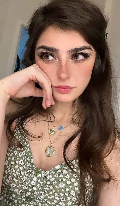 Aruuu pornstar erotic photo