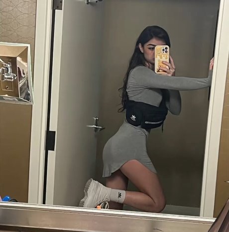 Aruuu free actress img