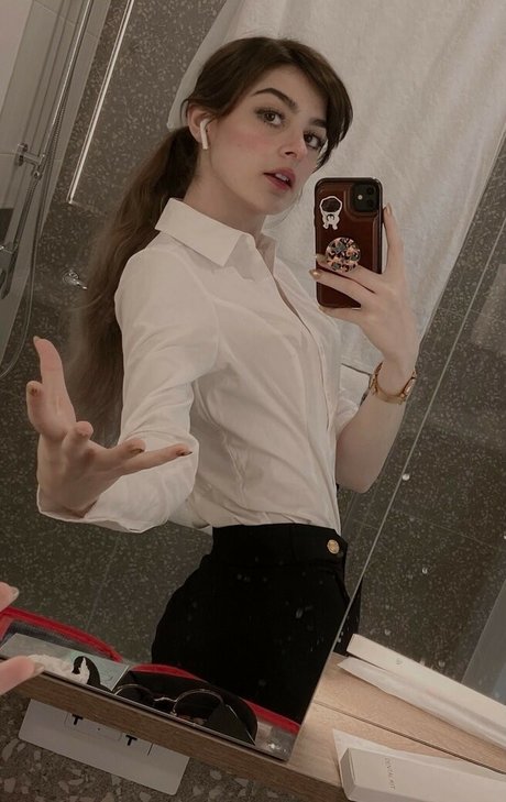 Aruuu model adult archive