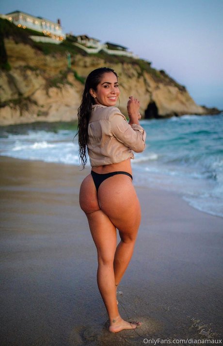 Diana Maux star exclusive photos