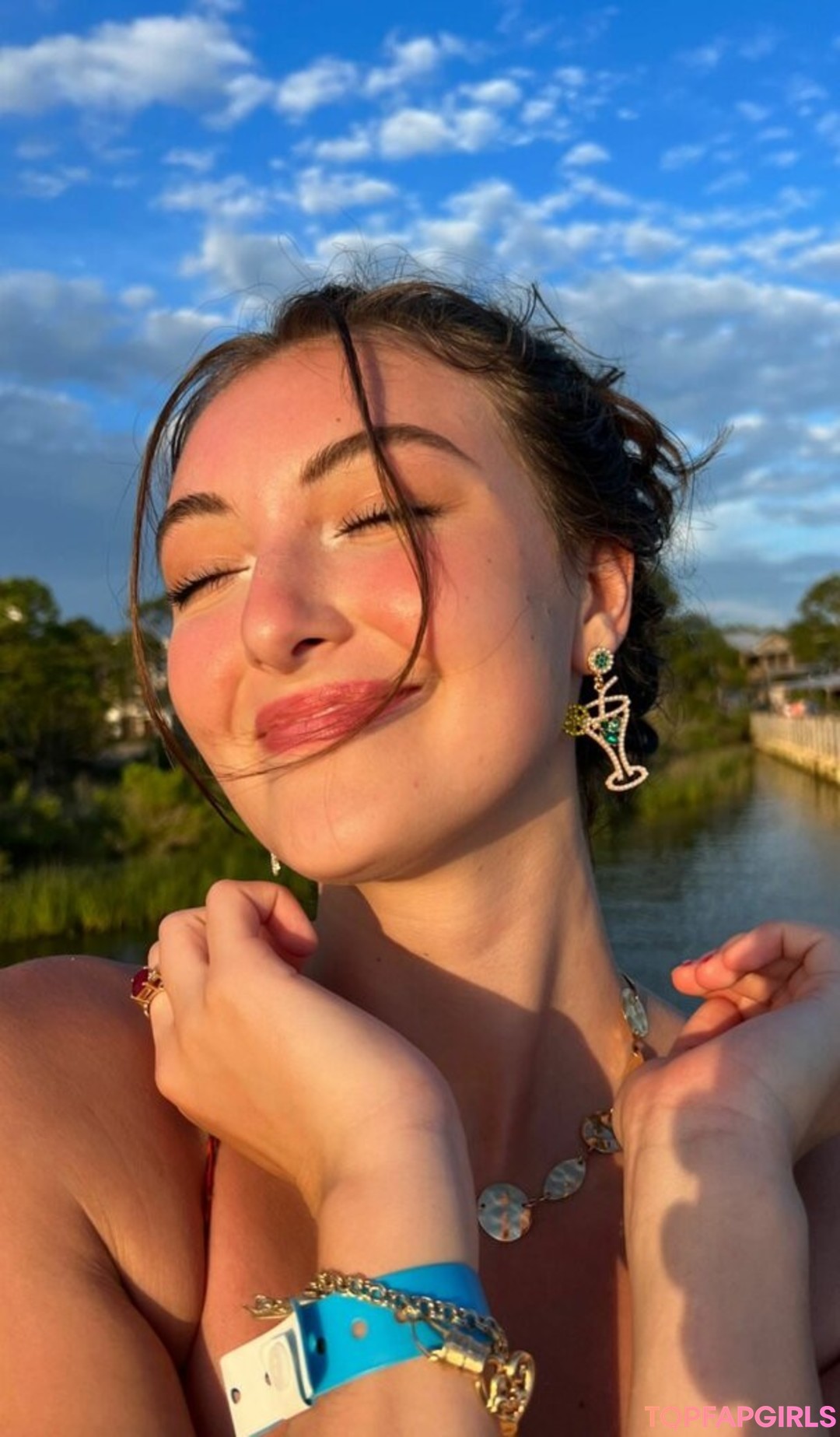 vacation onlyfans pornographic photo
