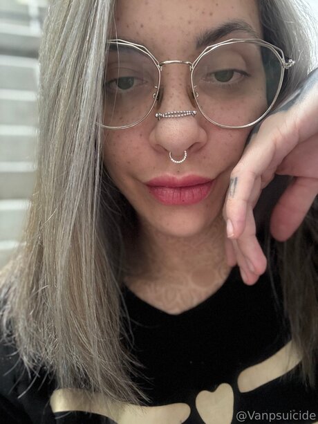 Vanplive model pornographic archive