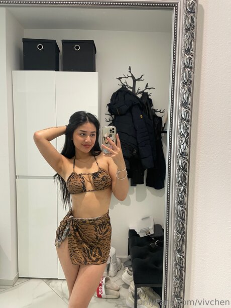 Vivchen model adult picture