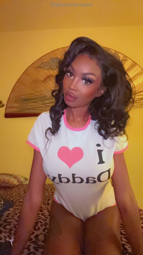 Toplesstherapist sexy star images