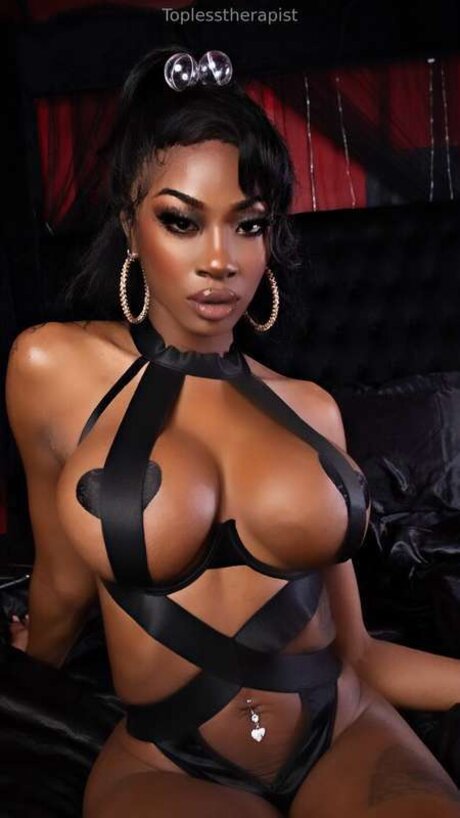 Toplesstherapist pornstar sex pictures
