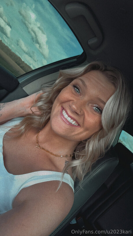 U2023kari model erotic picture