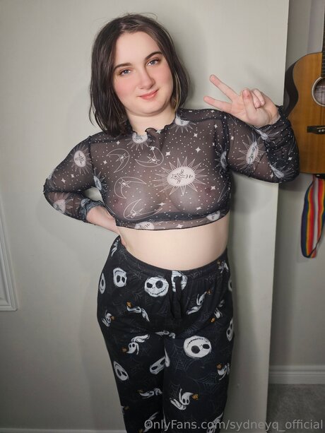 Sydneyq Official naked model img