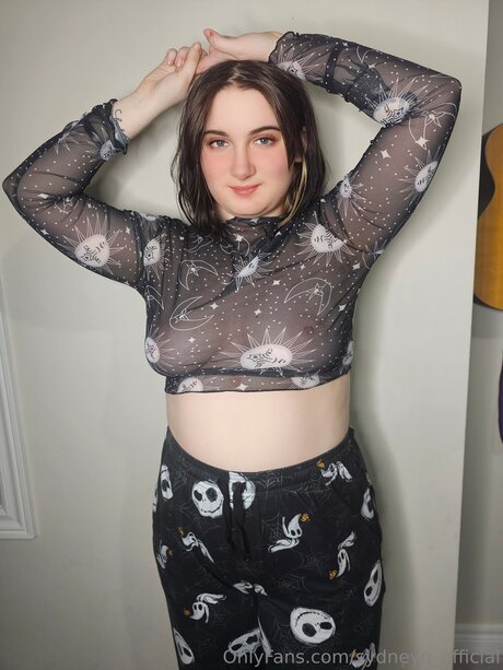 Sydneyq Official star beautiful photos