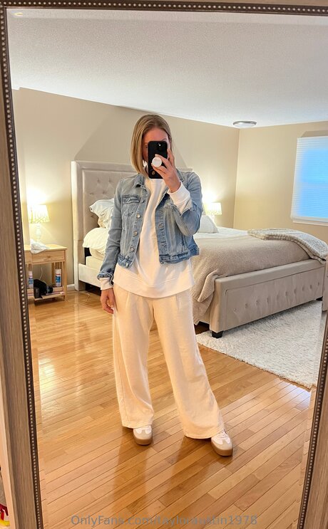 girlfriend onlyfans beautiful nude picture