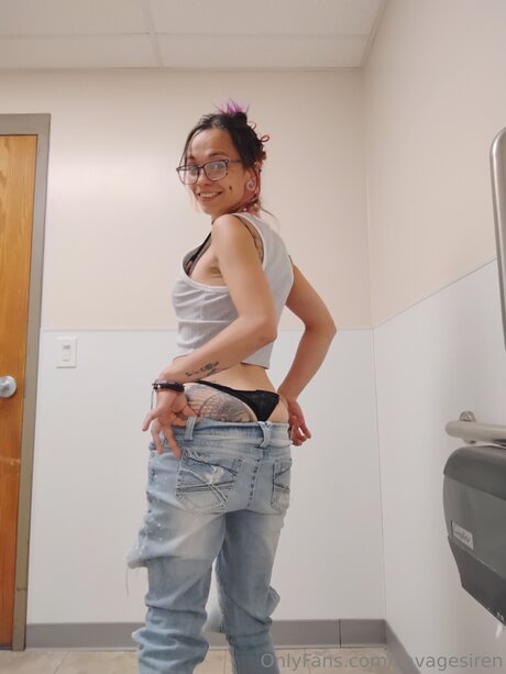 Savagesiren nude star images