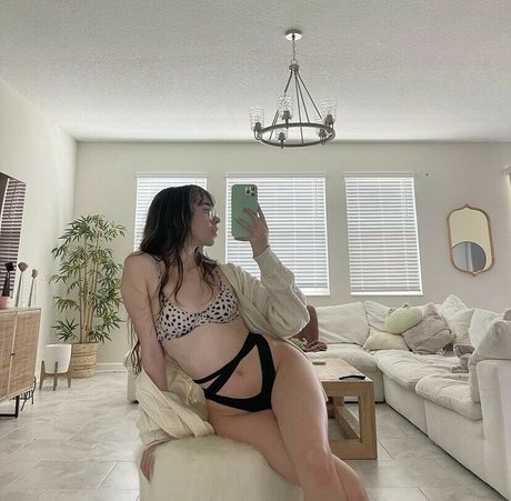 Catlyn Crespo free model galleries