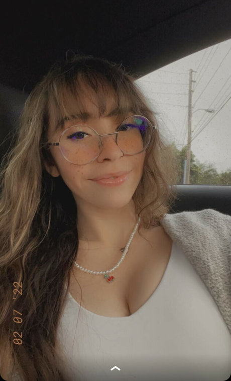 Catlyn Crespo star sexy galleries