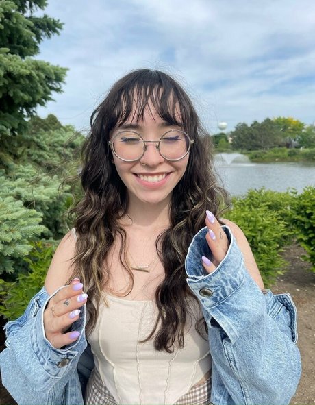 Catlyn Crespo model img