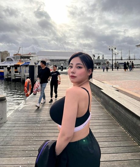 Jung Hye Bin nudes actress pics