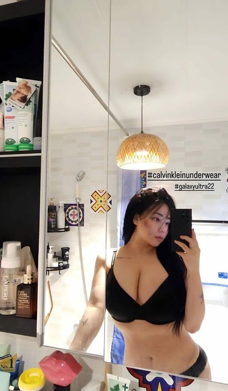 Jung Hye Bin star free photos